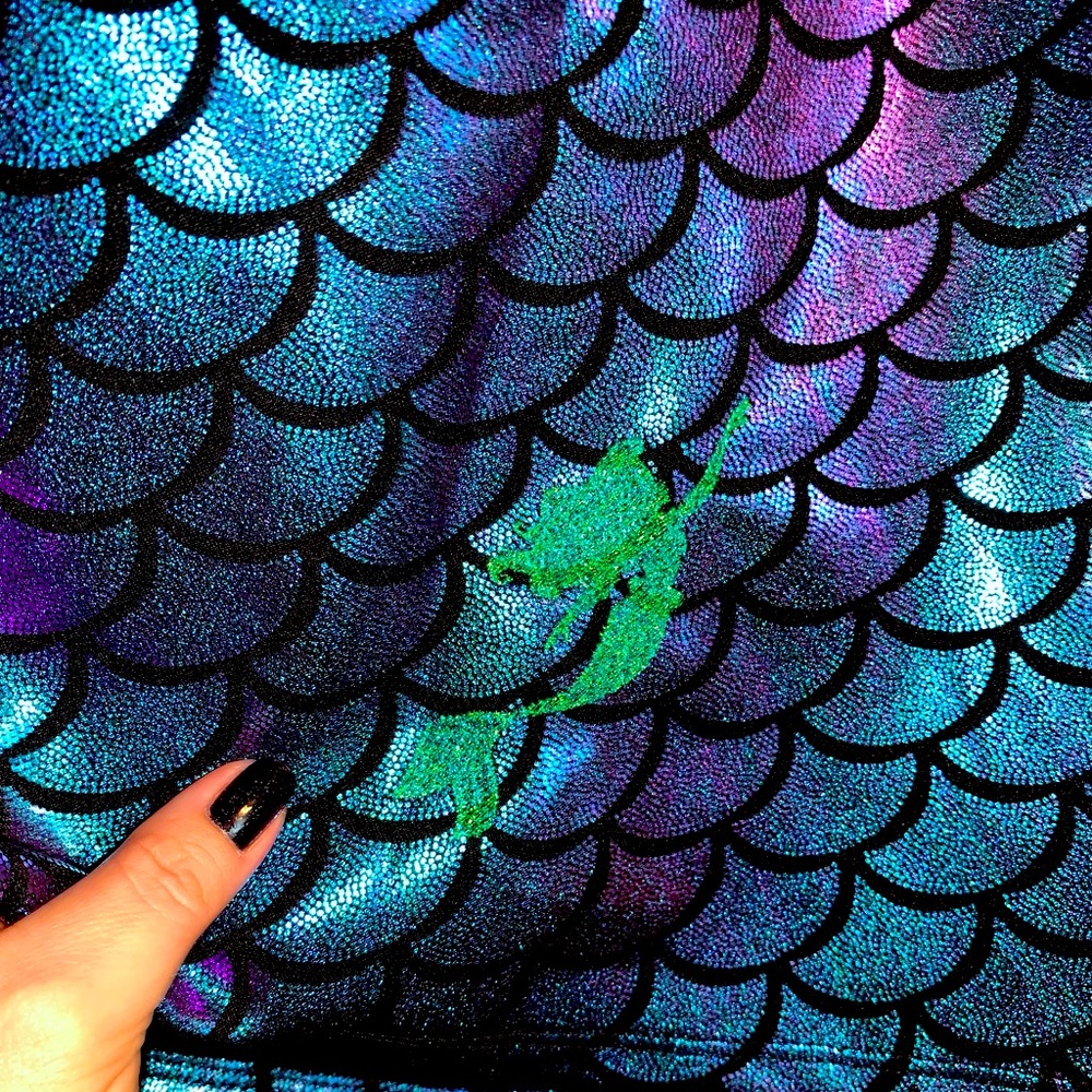 Her Universe Little Mermaid skirt 🧜🏻‍♀️ with pockets!